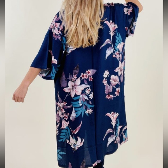 Tropical Blossoms Kimono Wrap - Picture 2 of 3